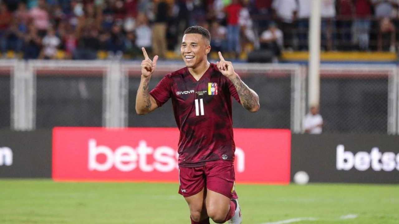 darwin machis america cali fichaje refuerzo mercado incorporaciones contrataciones contratados plantilla profesional jugadores altas bajas salen llegan extremo izquierda futbolista venezolano seleccion internacional vinotinto david gonzalez entrenador dt director tecnico familia gomes tulio marcela duenos equipo dirigentes dirigencia maximo accionista futbol profesional colombiano fpc liga betplay dimayor universitario peru alianza lima