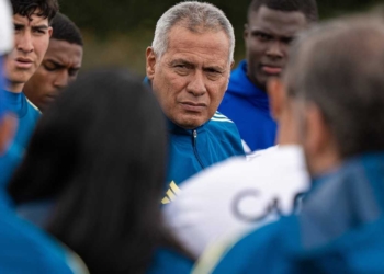 mercado fichajes refuerzos millonarios pedidos director tecnico hernan torres volante chileno rodrigo urena universitario lima peru contrataciones contratados pasado america tolima incorporaciones junta directiva enrique camacho gustavo serpa futbol profesional colombiano fpc liga betplay dimayor colombia