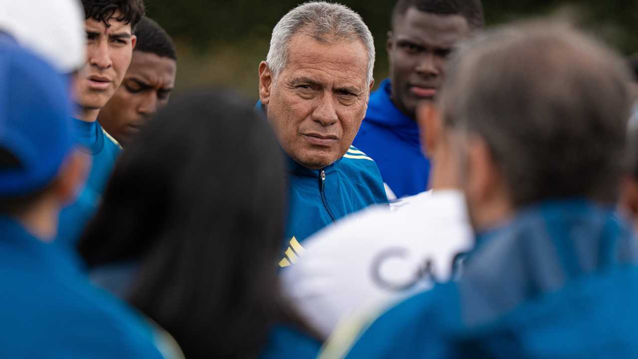 mercado fichajes refuerzos millonarios pedidos director tecnico hernan torres volante chileno rodrigo urena universitario lima peru contrataciones contratados pasado america tolima incorporaciones junta directiva enrique camacho gustavo serpa futbol profesional colombiano fpc liga betplay dimayor colombia