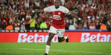 independiente santafe hugo rodallega goleador goles fortaleza campin bogota cuadrangulares campeon tripleta mitad cancha delantero capitan harold mosquera liga betpay dimayor futbol profesional colombiano fpc eduardo mendez hinchada hinchas refuerzos copa libertadores