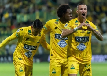 luciano pons goleador gol fortaleza atletico bucaramanga cuadrangulares triunfo renovacion firma temporada 2025 futbol profesional colombiano fpc 2026 mercado fichajes refuerzos incorporaciones contrataciones contratados liga betplay dimayor marocco sambueza leonel alvarez estrella titulo