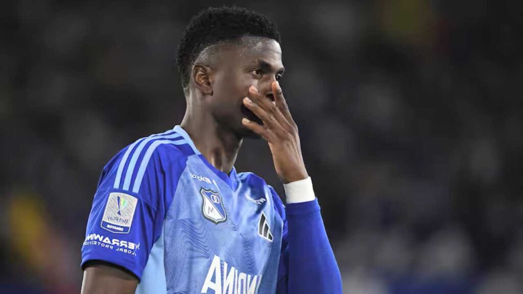 millonarios neyser neicer neiser villarreal salida club equipo indisciplina comportamiento comunicado oficial cruzeiro brasil seleccion colombia sub 20 mundial fifa internacional mercado fichajes futbol profesional colombiano fpc liga betplay dimayor directivos refuerzos incorporaciones contrataciones hinchada director tecnico hernan torres gato perez enrique camacho gustavo serpa hinchas molestos campin bogota