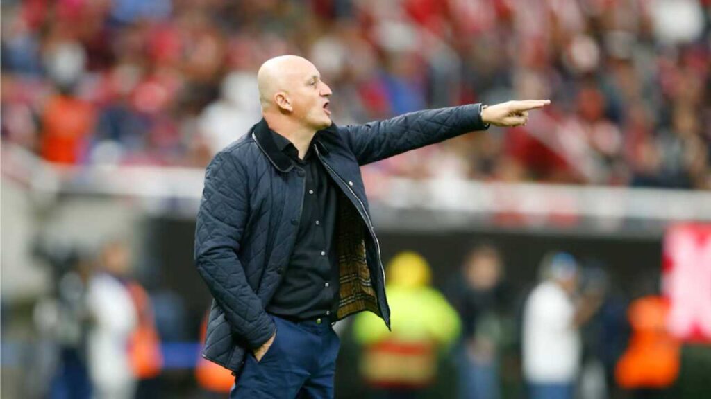 independiente santa fe refuerzos incorporaciones mercado fichajes contrataciones contratados pablo repetto nuevo director tecnico dt entrenador uruguayo campin bogota salida jugadores llegada plantilla profesional futbolistas altas bajas rodallega mosquera copa libertadores presidente eduardo nebdez futbol profesional colombiano fpc liga betplay dimayor