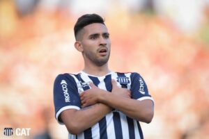 nahuel bustos independiente santafe acuerdo cerrado mercado fichajes refuerzos contrataciones contratados incorporaciones nuevos jugadores futbolistas pases oferta altas bajas salen llegan futbol profesional colombiano fpc liga betplay dimayor colombia colombiano transferencias transferidos ventana fichado carlos tevez talleres cordoba argentina pablo repetto eduardo mendez hugo rodallega