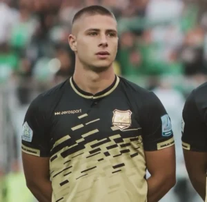 mateo puerta atletico nacional mercado fichajes refuerzos contrataciones contratados incorporaciones nuevos jugadores futbolistas pases oferta altas bajas salen llegan futbol profesional colombiano fpc liga betplay dimayor colombia colombiano transferencias transferidos ventana fichado andres roman santiago arias lateral derecho joan castro gustavo fermani