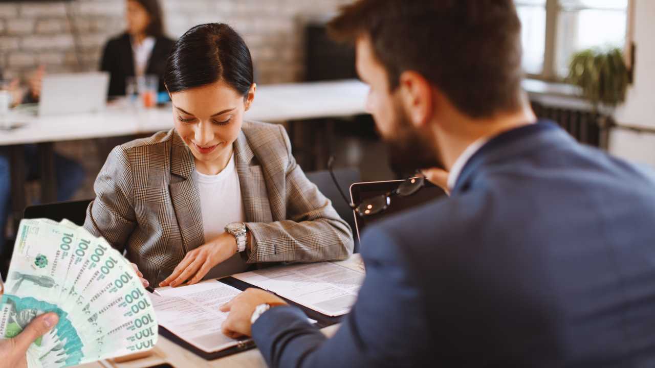 contrato laboral colombia prestacion servicios termino fijo indefinido nuevos beneficios ley reforma laboral prestaciones sociales ministerio trabajo seguridad social civil trabajador empleado jefe oficina empresa recursos humanos primas vacaciones cesantias colombia