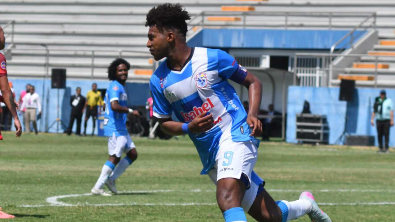 daniel valencia atletico nacional mercado fichajes refuerzos contrataciones contratados incorporaciones nuevos jugadores futbolistas pases oferta altas bajas salen llegan futbol profesional colombiano fpc liga betplay dimayor colombia colombiano transferencias transferidos ventana fichado gustavo fermani marcela gomez america hernan torres millonarios gustavo serpa enrique camacho ecuatoriano ecuador