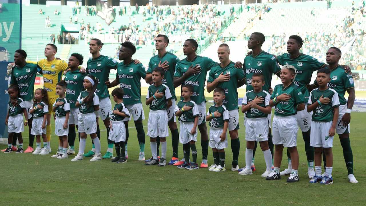 deportivo cali salida andrey estupinan baja plantilla jugadores alberto gamero director tecnico dt entrenador mercado fichajes refuerzos incporporaciones contrataciones futbol profesional colombiano fpc liga betplay dimayor hibchada molesta nuevo equipo extremo delantero sporting cristal peru lima