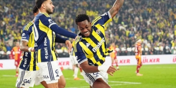 jhon duran gol golazo fenerbahce galatasaray turquia liga turca superliga domenico tedesco delantero seleccion colombia nestor lorenzo mundial 2026 tabla pisiciones clasico derby derbi