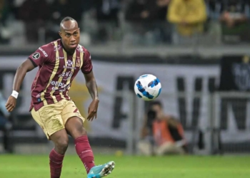 deportes tolima junior hernandez interes equipos futbol profesional colombiano fpc america cali millonarios lateral izquierdo zurdo mercado fichajes contrataciones incorporaciones refuerzos contratados plantilla profesional liga betplay dimayor cuadrangulares final serpa camacho familia gomez tulio marcela