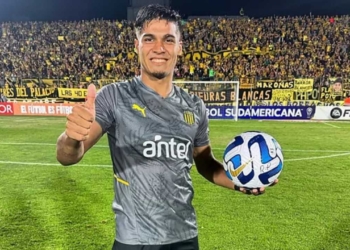 matias arezo junior barranquilla mercado fichajes refuerzos contrataciones contratados incorporaciones nuevos jugadores futbolistas pases oferta altas bajas salen llegan futbol profesional colombiano fpc liga betplay dimayor colombia colombiano transferencias transferidos ventana fichado fuad char familia alfredo arias dt entrenador luis fernando murial atletico nacional