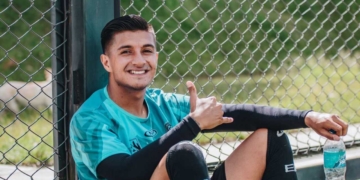 america cali mercado fichajes yeison guzman refuerzo incorporacion contratados contrataciones marcela gomez don tulio dirigencia dirigentes duenos equipo maximo accionista david gonzalez entrenador dt director tecnico clave llamada plantilla futbolistas junior nacional millonarios futbol profesional colombiano fpc liga betplay dimayor colombia fortaleza brasil