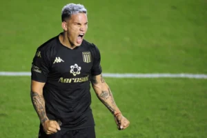 atletico nacional enzo copetti delantero mercado fichajes refuerzos contrataciones contratados incorporaciones nuevos bolsa jugadores futbolistas pases oferta altas bajas salen llegan futbol profesional colombiano fpc liga betplay dimayor colombia colombiano transferencias transferidos ventana fichado rosario central racing argentina