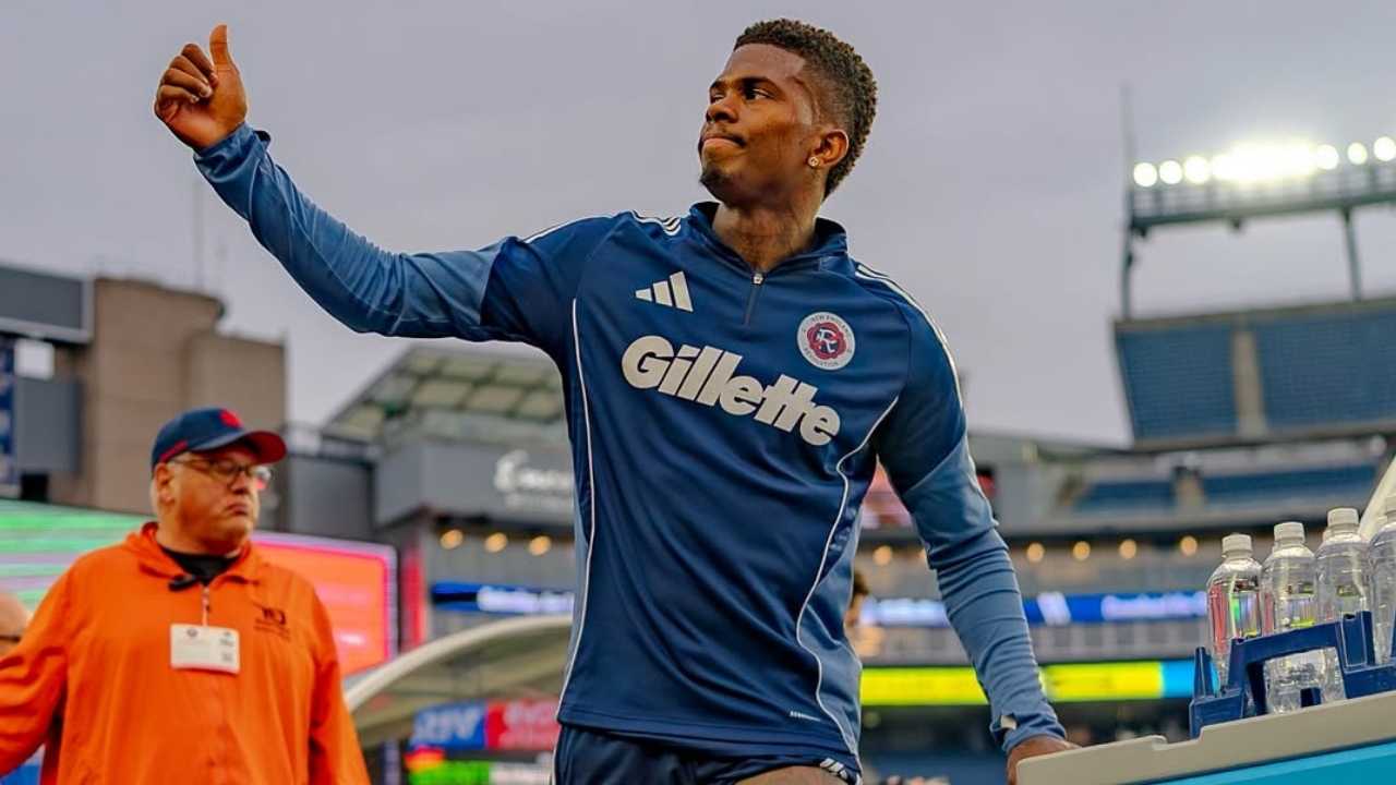 brayan ceballos independiente santafe mercado fichajes refuerzos contrataciones contratados incorporaciones nuevos bolsa jugadores futbolistas pases oferta altas bajas salen llegan futbol profesional colombiano fpc liga betplay dimayor colombia colombiano transferencias transferidos ventana fichado zaguero central new england revolution mls