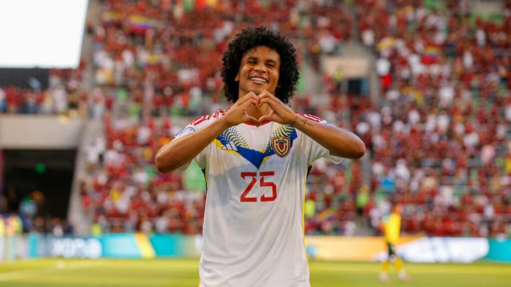 eduard bello atletico nacional mercado fichajes refuerzos contrataciones contratados incorporaciones nuevos bolsa jugadores futbolistas pases oferta altas bajas salen llegan futbol profesional colombiano fpc liga betplay dimayor colombia colombiano transferencias transferidos ventana fichado gustavo fermani carolina ardila