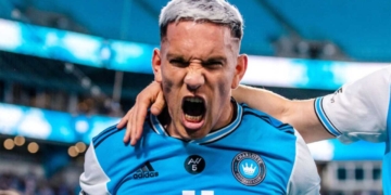 atletico nacional enzo copetti delantero mercado fichajes refuerzos contrataciones contratados incorporaciones nuevos bolsa jugadores futbolistas pases oferta altas bajas salen llegan futbol profesional colombiano fpc liga betplay dimayor colombia colombiano transferencias transferidos ventana fichado rosario central racing argentina