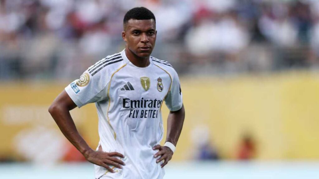 kylian mbappe real madrid lesion tobillo supercopa barcelona atletico liga betis florentino perez xabi alonso reemplazo vinicius mercado pases invernal fichajes europa champions liga campeones