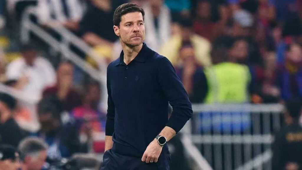 real madrid despide xabi alonso despedido echado florentino perez supercopa barcelona reemplazo ancelotti zidane alvaro arbeloa la liga espanola espana europa champions