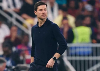 real madrid despide xabi alonso despedido echado florentino perez supercopa barcelona reemplazo ancelotti zidane alvaro arbeloa la liga espanola espana europa champions