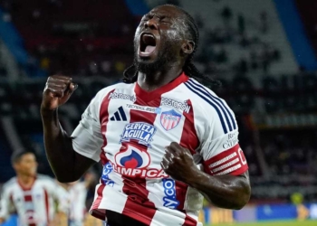 junior barranquilla acuerdo yimmi chara mercado fichajes refuerzos contrataciones contratados incorporaciones nuevos bolsa jugadores futbolistas pases oferta altas bajas salen llegan futbol profesional colombiano fpc liga betplay dimayor colombia colombiano transferencias transferidos ventana fichado renovacion renovado fuad char deportivo cali