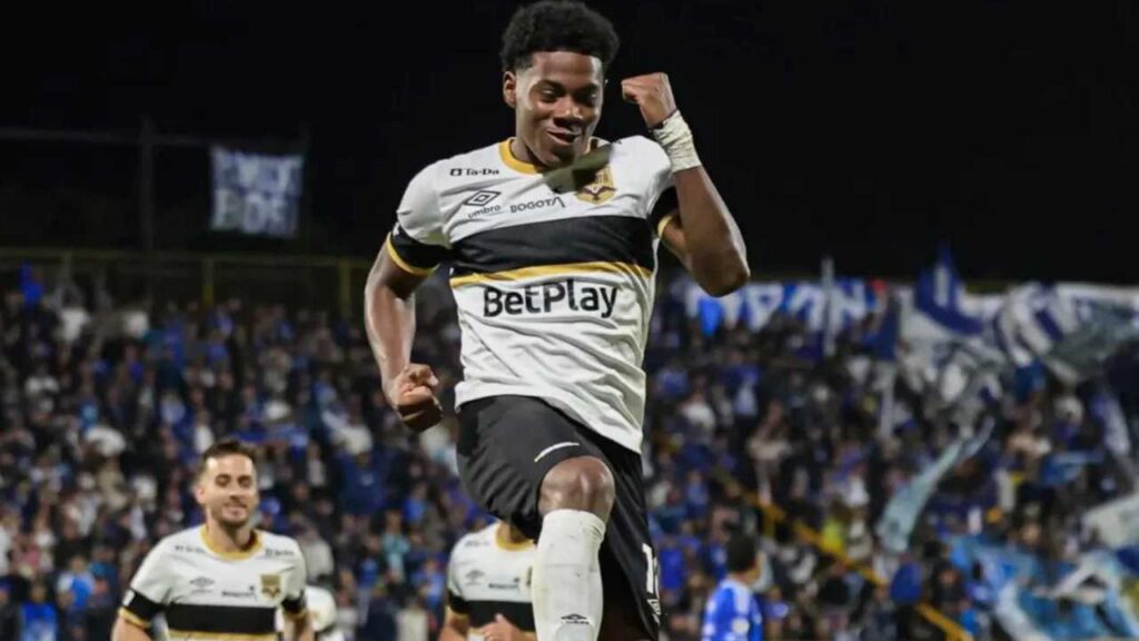 dereck moncada internacional bogota mercado pases fichajes refuerzos contrataciones contratados incorporaciones nuevos bolsa jugadores futbolistas oferta altas bajas salen llegan futbol profesional colombiano fpc liga betplay dimayor colombia colombiano transferencias transferidos ventana fichado premier league junior barranquilla nacional millonarios america dim cali santafe olimpia honduras delantero