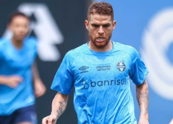 ustavo cuellar deportivo cali america mercado fichajes refuerzos contrataciones contratados incorporaciones nuevos bolsa jugadores futbolistas pases oferta altas bajas salen llegan futbol profesional colombiano fpc liga betplay dimayor colombia colombiano transferencias transferidos ventana fichado marcela gomez gremio brasil