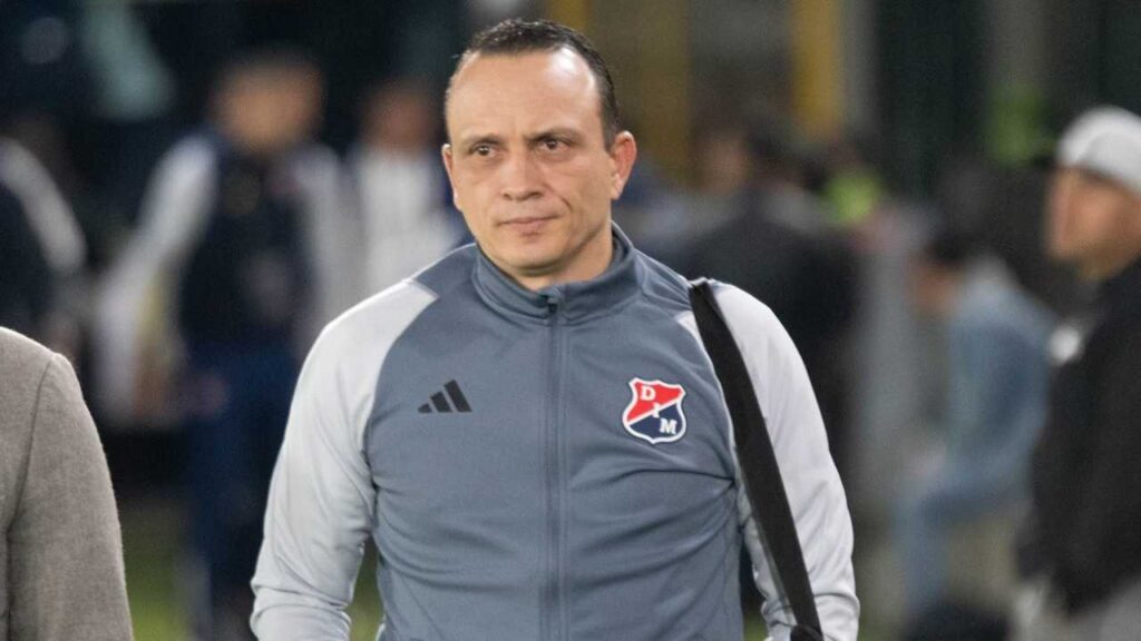 alejandro restrepo deportivo independiente medellin dim copa libertadores clasificacion fase de grupos conmebol atanasio girardot hinchada inconforme hinchas atletico nacional paisa director tecnico dt entrenador
