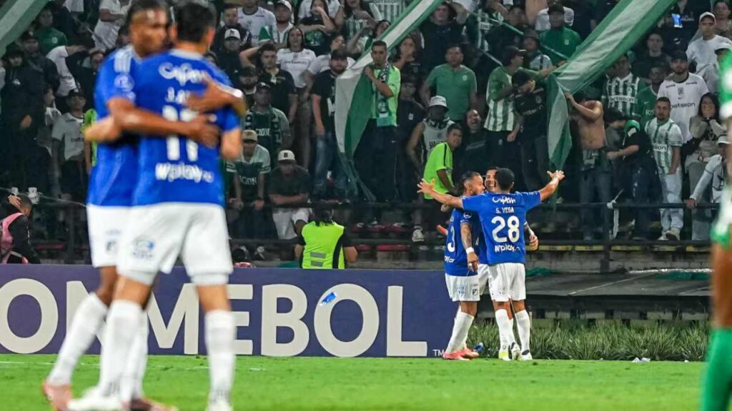 atletico nacional millonarios copa sudamericana historica rivalidad historial atanasio girardot medellin campin bogota golpe letal fuerte eliminacion dura visitante fabian bustos diego arias fermani conmebol torneos internacionales libertadores liga betplay dimayor futbol profesional colombiano fpc