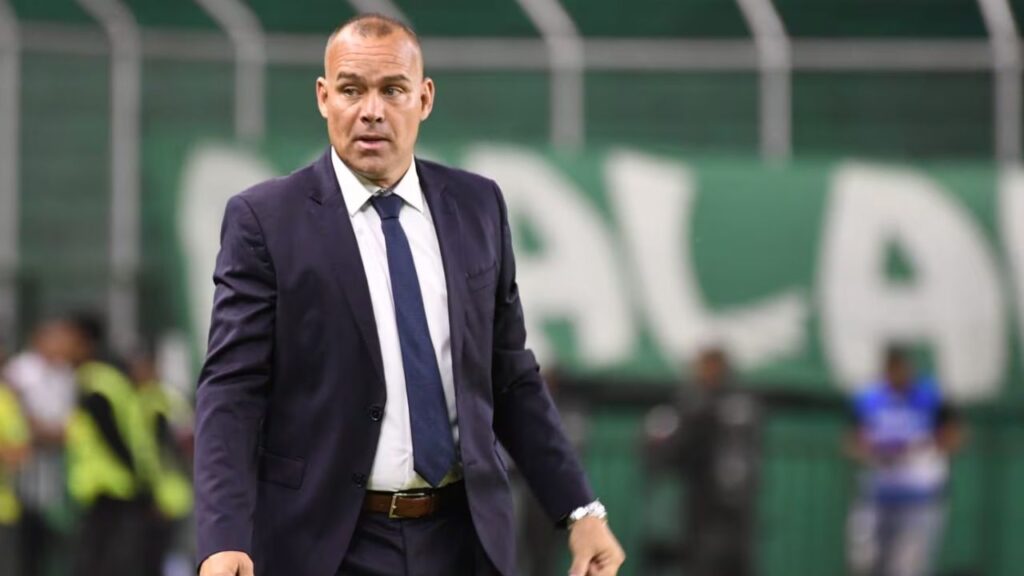 rafael dudamel deportivo cali hinchas molestas eleccion junta directiva nuevo director tecnico dt entrenador argentino javier gandolfi salida alberto gamero futbol profesional colombiano fpc liga betplay dimayor