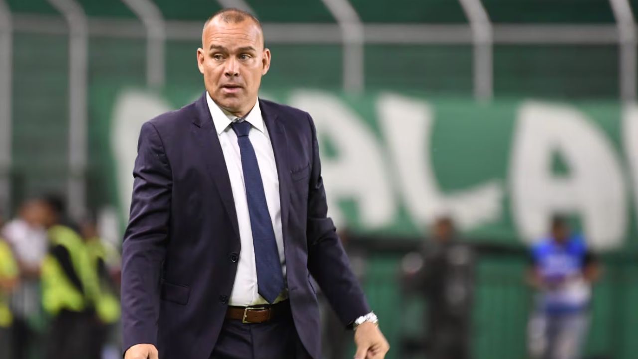 rafael dudamel deportivo cali hinchas molestas eleccion junta directiva nuevo director tecnico dt entrenador argentino javier gandolfi salida alberto gamero futbol profesional colombiano fpc liga betplay dimayor