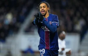 futbol club barcelona paris saint germain psg fichaje operacion refuerzos contrataciones mercado pases verano ventana europa bradley barcolá deco hansi flick joan laporta