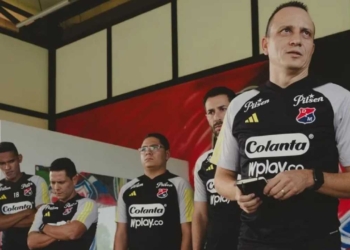 alejandro restrepo deportivo independiente medellin se va director tecnico dt entrenador fuera echado fin de ciclo eliminado liga betplay dimayor futbol profesional colombiano fpc copa libertadores conmebol atanasio girardot final perdida hinchas molestos hinchada plantilla jugadores equipo prfesional directivo directivas