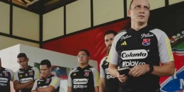 alejandro restrepo deportivo independiente medellin se va director tecnico dt entrenador fuera echado fin de ciclo eliminado liga betplay dimayor futbol profesional colombiano fpc copa libertadores conmebol atanasio girardot final perdida hinchas molestos hinchada plantilla jugadores equipo prfesional directivo directivas