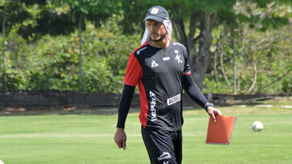 david gonzalez america de cali clasico decisiones polemicas arbitrajes reclamo liga betplay dimayor futbol profesional colombiano