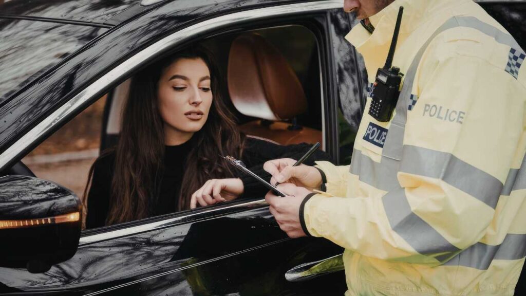retenes colombia abusos vias carreteras policia transito documentos dinero denunciar minesterio transporte gobierno puente festivo plata