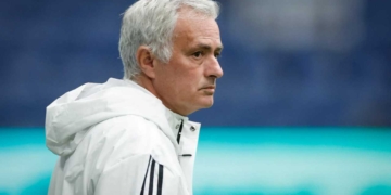 jose mourinho nuevo director tecnico real amdrid entrenador dt pide refuerzos fichajes incorporaciones portugues vitinha clave psg mediocampo volante futbol espanol espana champions league