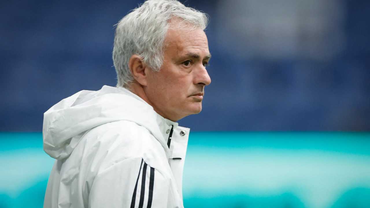 jose mourinho nuevo director tecnico real amdrid entrenador dt pide refuerzos fichajes incorporaciones portugues vitinha clave psg mediocampo volante futbol espanol espana champions league