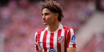 julian alvarez atletico madrid fichaje barcelona interes comunica se va hansi flick lo pide director tecnico entrenador diego simeone champions league aclara rumores mercado transferencias contrataciones verano europa espana futbol espanol al liga juli argentino chiringuito