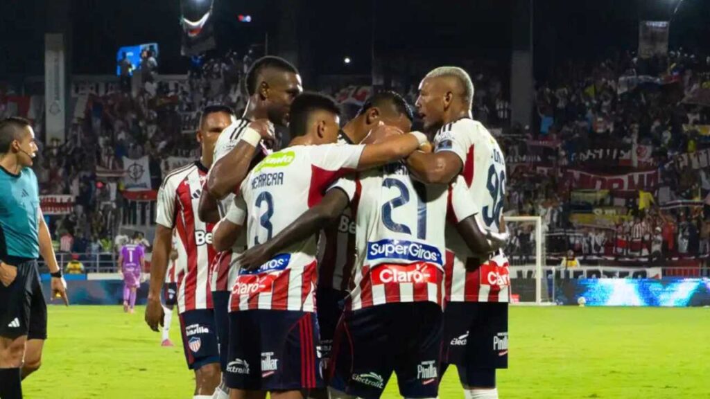 junior barranquilla sale lucas monzon defensa central zaguero no renovacion defensores equipo pena alfredo arias entrenador dt director tecnico renovacion familia char duenos equipo dirigentes fuad futbol profesional colombiano fpc liga betplay dimayor