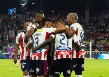 junior barranquilla sale lucas monzon defensa central zaguero no renovacion defensores equipo pena alfredo arias entrenador dt director tecnico renovacion familia char duenos equipo dirigentes fuad futbol profesional colombiano fpc liga betplay dimayor