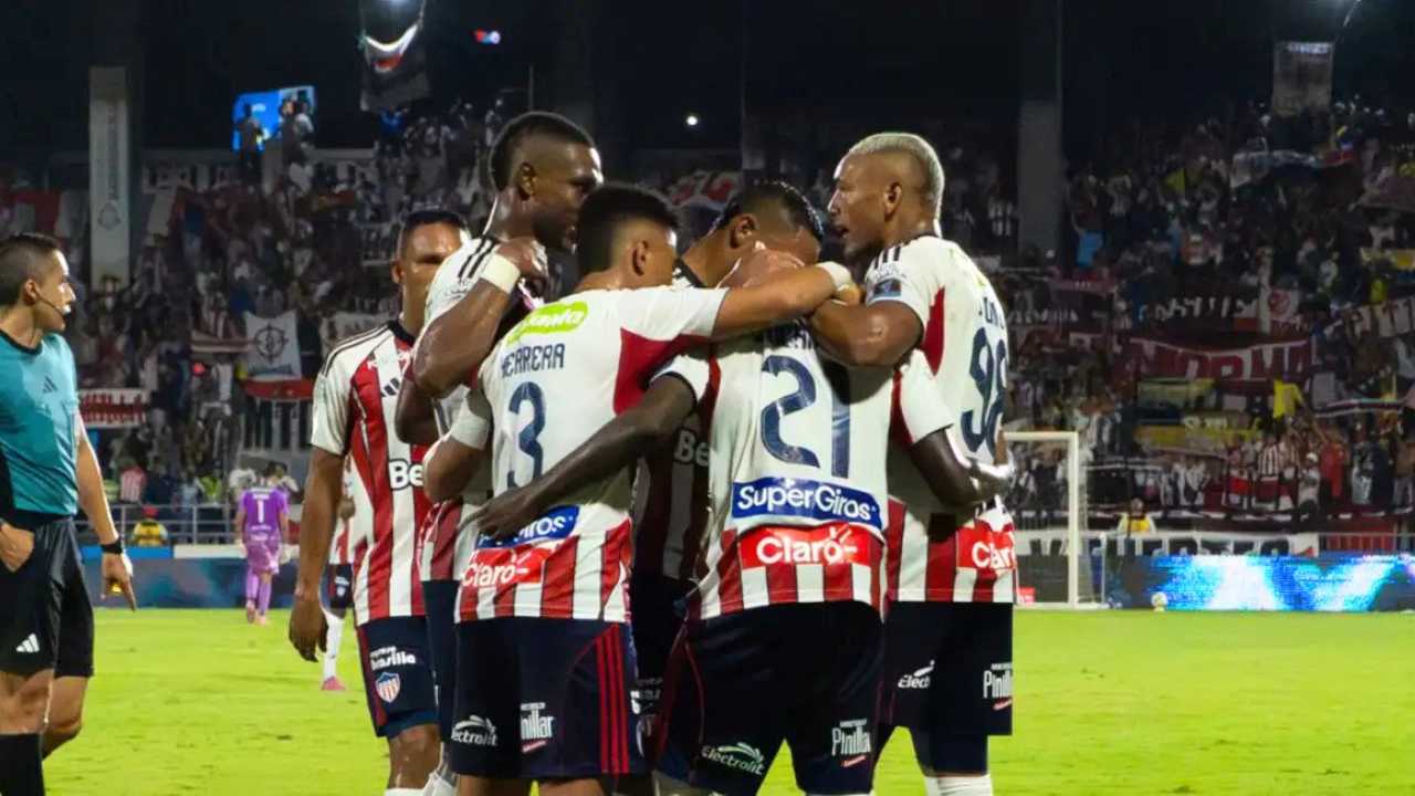 junior barranquilla sale lucas monzon defensa central zaguero no renovacion defensores equipo pena alfredo arias entrenador dt director tecnico renovacion familia char duenos equipo dirigentes fuad futbol profesional colombiano fpc liga betplay dimayor