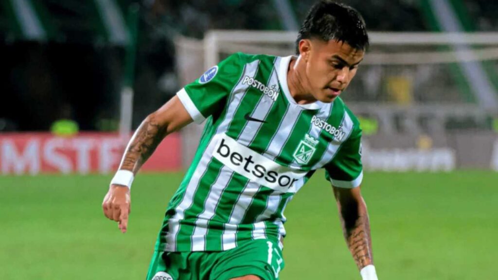atletico nacional nicolas rodriguez regresa entrenamientos equipo club grupo pricnipal jugadores plantilla profesional caso acusacion fiscalia avanza pruebas futbol profesional colombiano fpc liga betplay dimayor diego arias dt entrenador tecnico