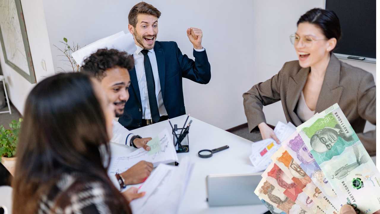 retroactivo salarial empleados publicos colombia 2026 salarios montos pagos porcentajes contratos incrementos jornada laboral reformas gobierno jefes empresas compañias oficinas