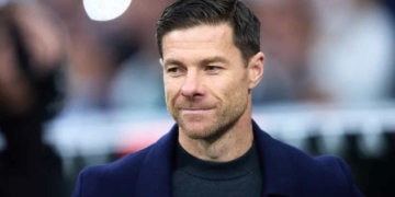 xabi alonso nuevo de entrenador director tecnico chelsea candidatos iraola glasner silva premier league futbol inglaterra ingles mercado pases transfrencias fichajes ventana verano