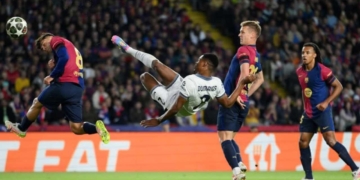 barcelona fichaje denzel dumfries futbol espanol espana la liga mercado pases verano europa contrataciones refuerzos serie a tim italia futbol italiano