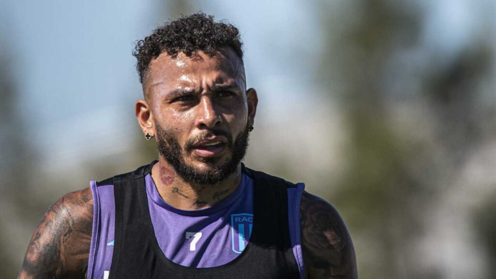 duvan verrgara junior barranquilla mercado pases fichajes refuerzos contrataciones contratados incorporaciones nuevos bolsa jugadores futbolistas oferta altas bajas salen llegan futbol profesional colombiano fpc liga betplay dimayor colombia colombiano transferencias transferidos ventana fichado america cali atletico nacional racing avellaneda argentina
