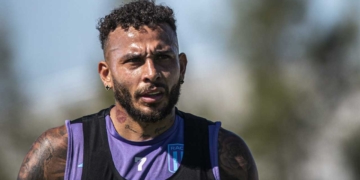 duvan verrgara junior barranquilla mercado pases fichajes refuerzos contrataciones contratados incorporaciones nuevos bolsa jugadores futbolistas oferta altas bajas salen llegan futbol profesional colombiano fpc liga betplay dimayor colombia colombiano transferencias transferidos ventana fichado america cali atletico nacional racing avellaneda argentina