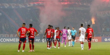 deportivo independiente medellin dim atanasio girardot escandalo copa libertadores conmebol partido suspendido cancelado hinchas hinchadas problemas violencia estadio danos flamengo pide puntos