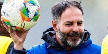 jonathan risueno entrenador deportivo pasto sancionado suspendido dimayor varios partidos fechas jornadas polemico director tecnico espanol incidentes barranquilla junior aficionados tribuna futbol profesional colombiano fpc liga betplay dimayor