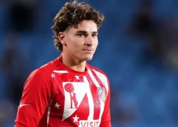 julian alvarez fichaje barcelona delantero arsenal se mete mercado pases europa refuerzos contrataciones verano joan laporta, deco hansi flick mikel arteta premier league futbol ingles inglaterra espanol espana